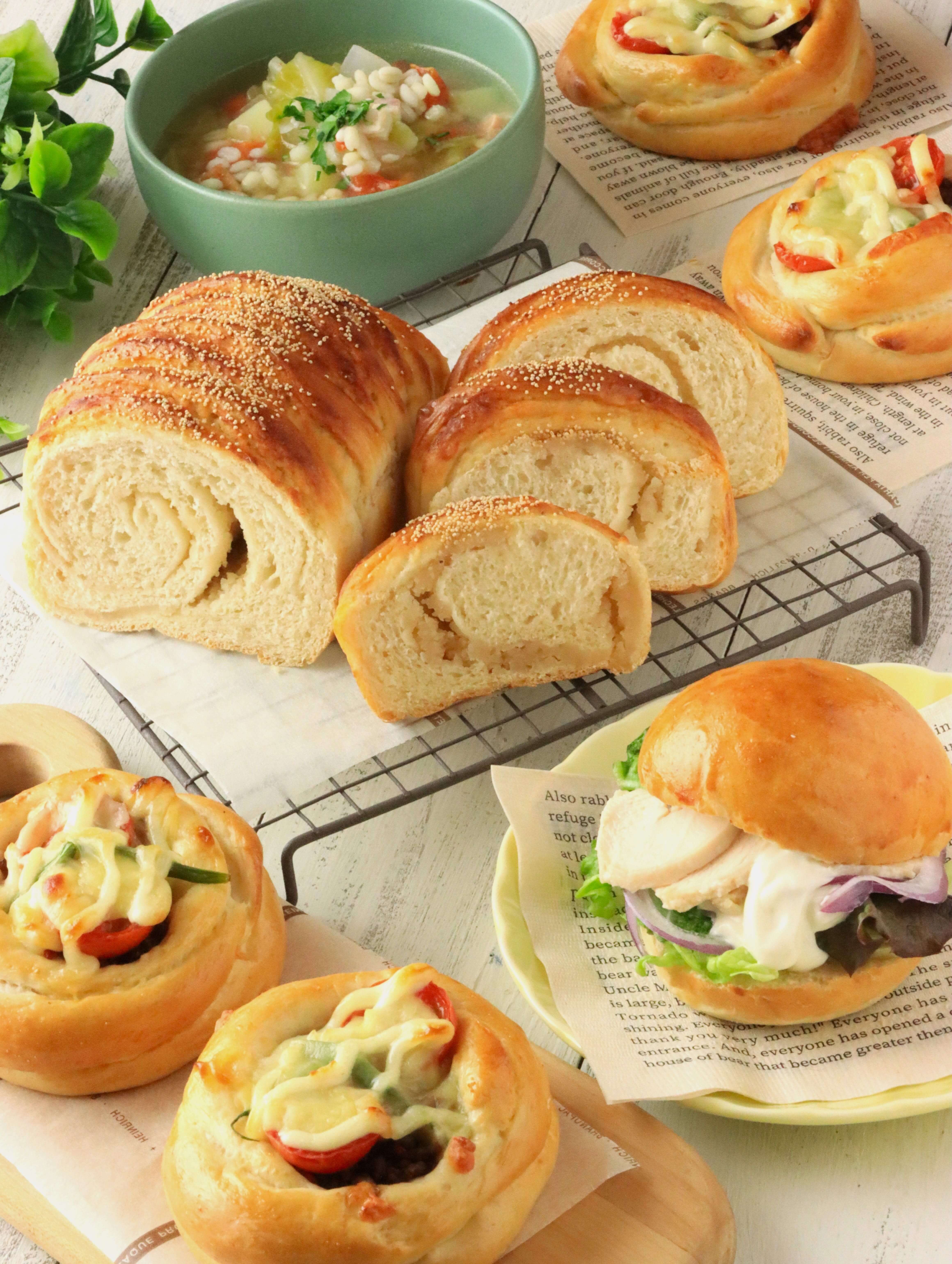 もち大麦入りの白みそあんパン＆鶏ごぼうカップパン