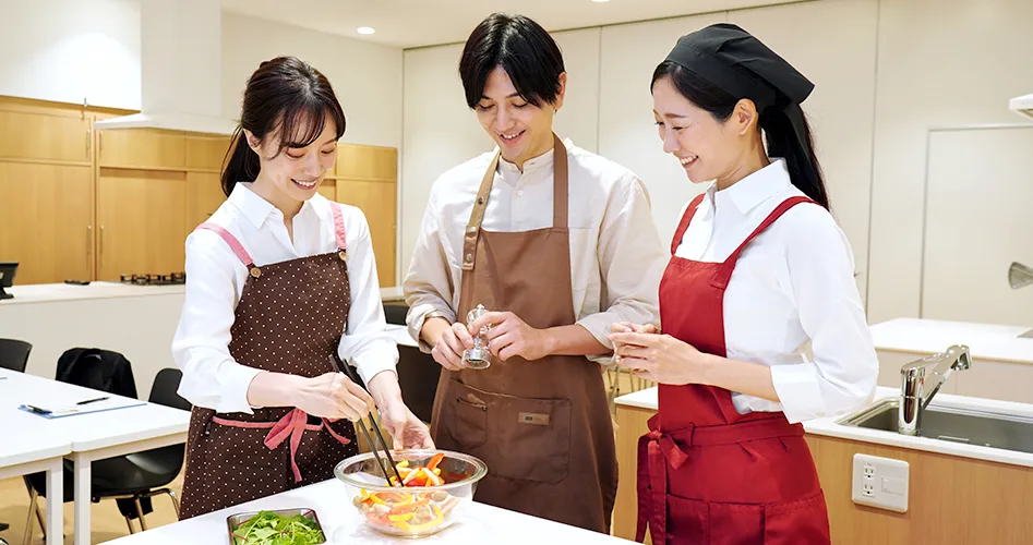 インストラクターがサポートしている画像